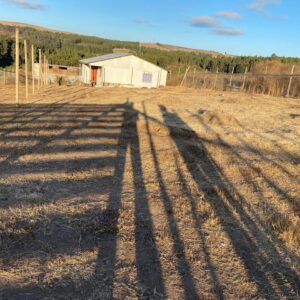 SE VENDEN LOS DERECHOS SOBRE UN TERRENO EN LLOLLEO