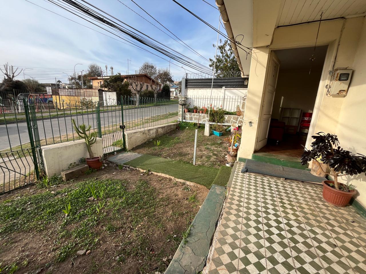 SE VENDE CASA CON AMPLIO TERRENO EN LLOLLEO - Imagen 10