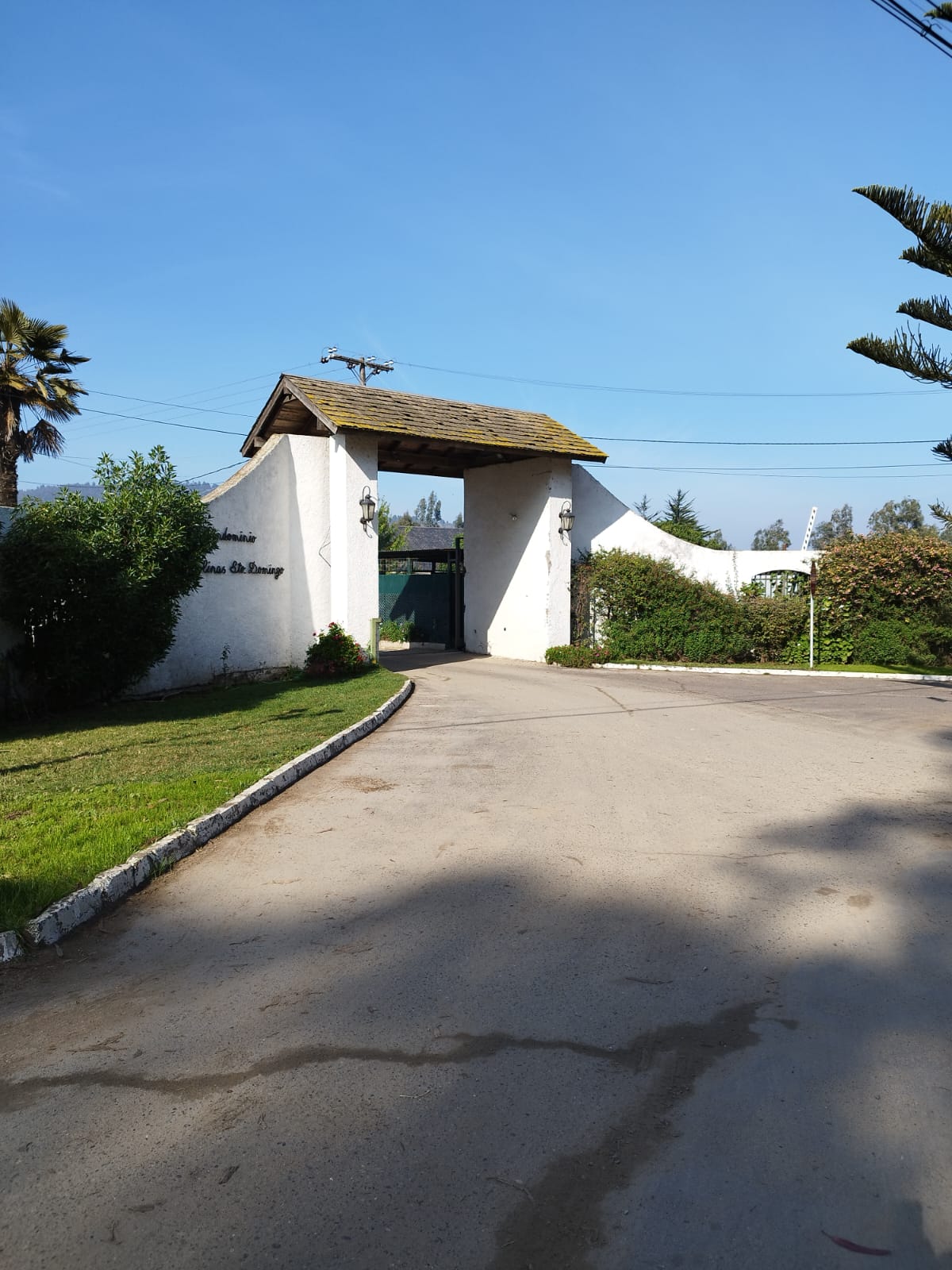 SE VENDE PARCELA CON 2 CASAS EN CONDOMINIO COLINAS DE SANTO DOMINGO